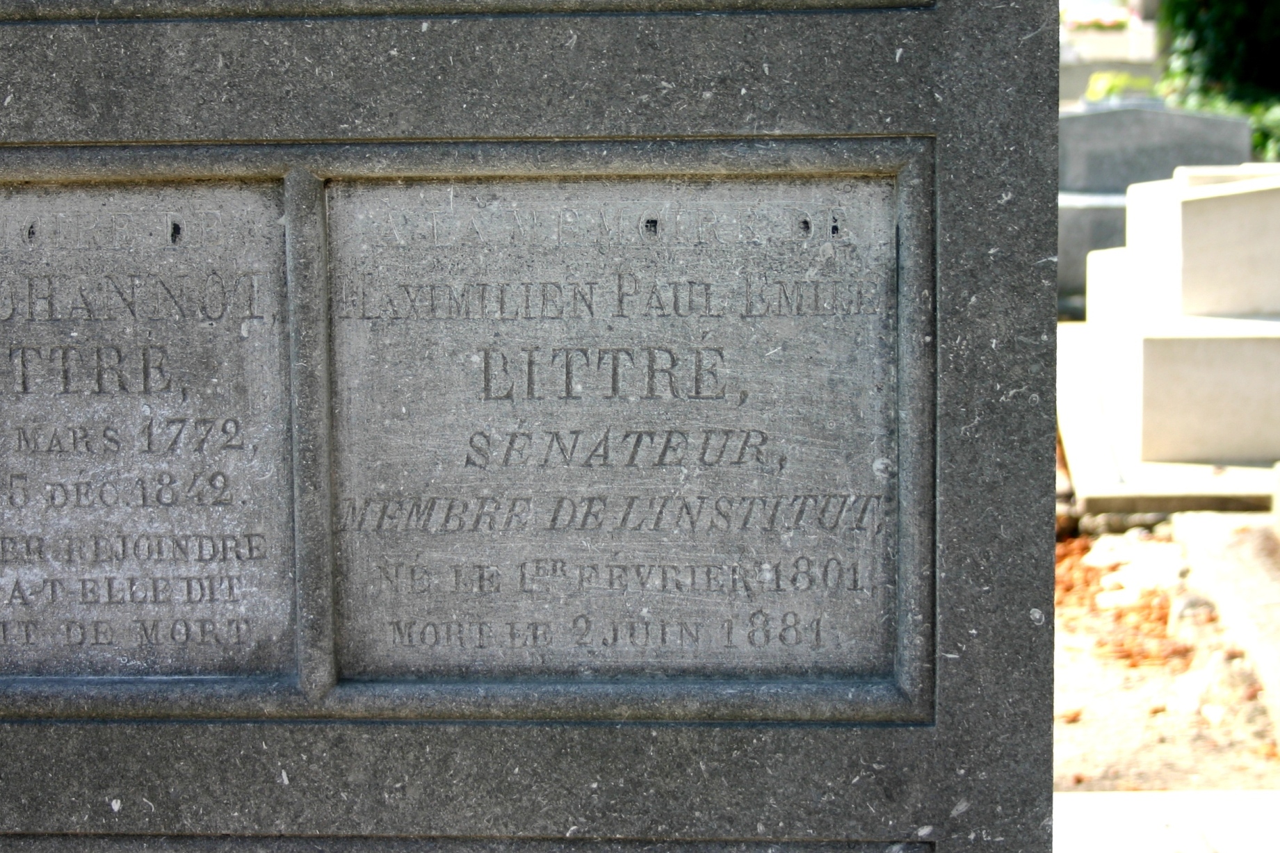 Émile Littré's tomb, Montparnasse Cemetery, Paris (3).JPG